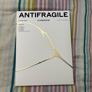 🧡 LESSERAFIM- 2nd EP “Antifragile” / “Frozen Aquamarine” version